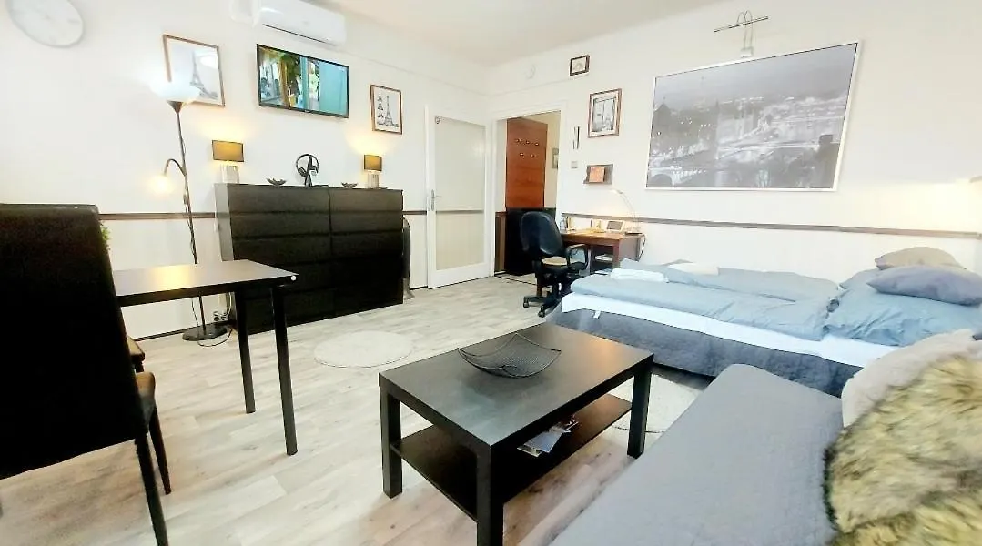 Delux Castle Buda Deluxe Apartment kontakter